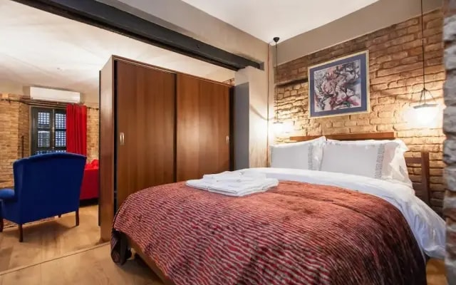 1 Bedroom Apartment w Kitchen
