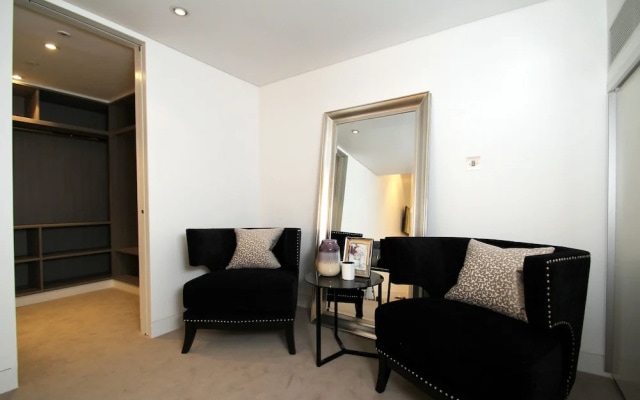 Urban Chic - Chiltern and Baker