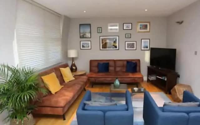 3 Beds 2 Baths Penthouse