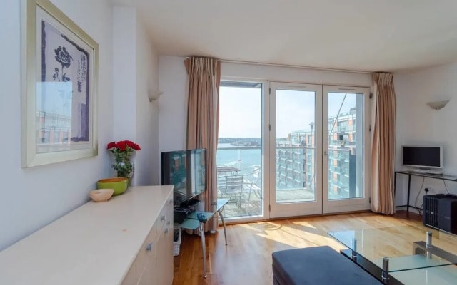 Stylish Modern 2 Bedroom Apartment