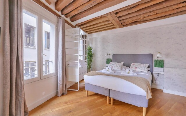 B 364 - Deluxe apartment in the heart of Notre Dame