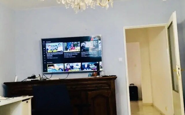 Stunning 2-bed Apartment in Praha 4