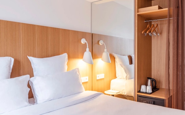 Отель 9Hotel Republique