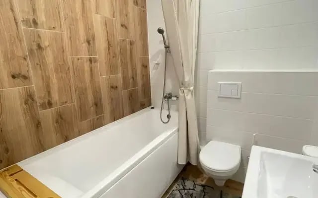 Уютные апартаменты на улице Андрея Кореневского 11