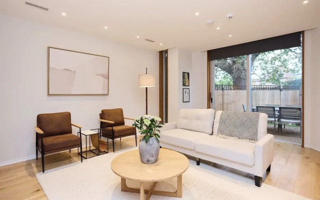 Mill Hill Mews Home with Garden