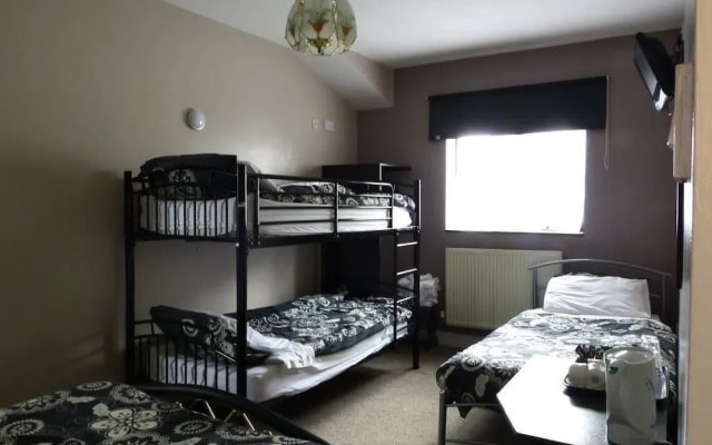 Peakstones Inn
