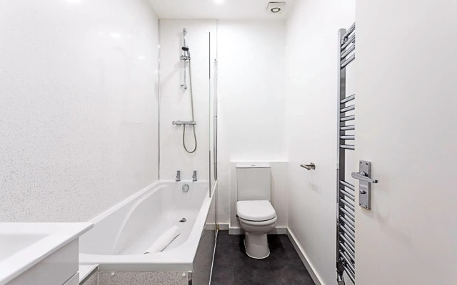 Refurbished St.johns Hill Apartment