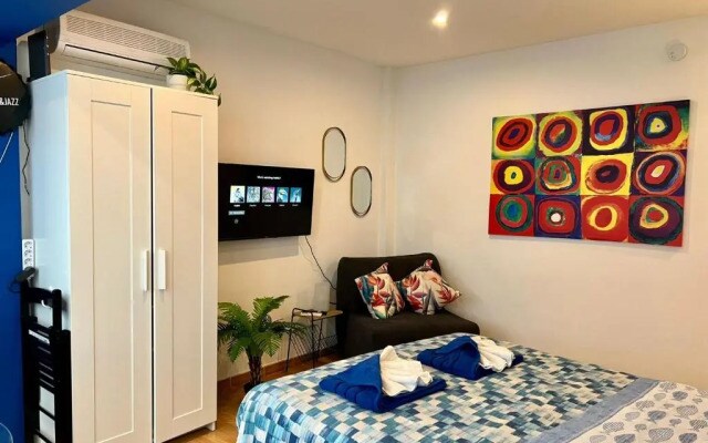 Begona Studio 221