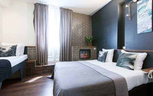Quentin Canal House Hotel