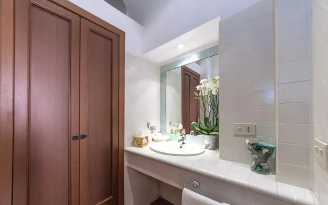 Spanish Steps Suite