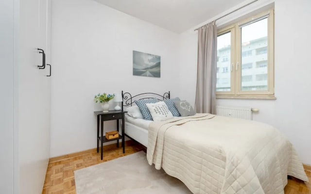 Bukowińska Apartment Warsaw by Renters