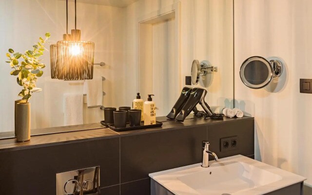 Timehouse Service Apartment