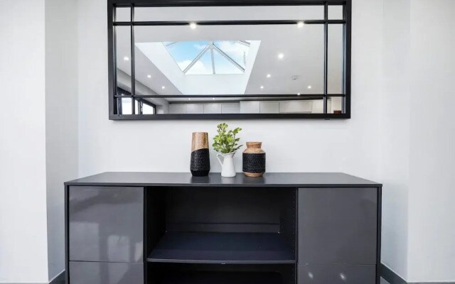 Mount Park Rd Flat
