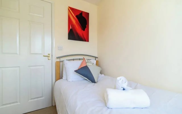 Mandarin Styles 3 Bedroom W/garden in Derby