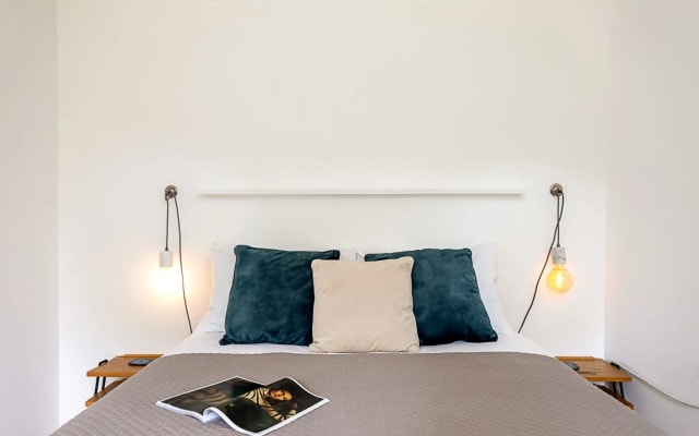 Modern Victoria Park Apartment