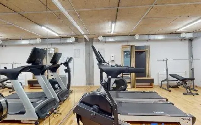 Room 1208 in a premium residence- Sport/laundry