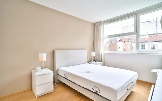 Charming 3 Room Apartment - Paris