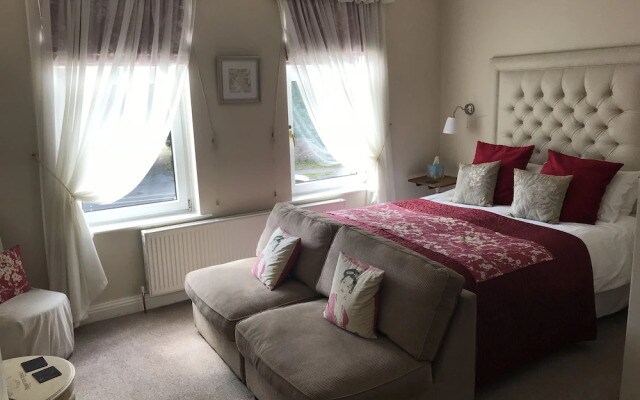 Hollies Guest House