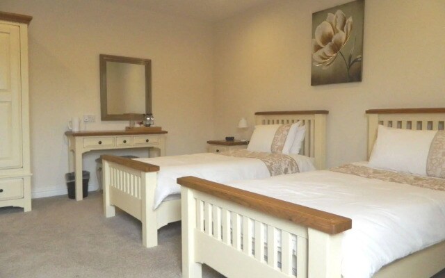 Lumb Farm Country Club