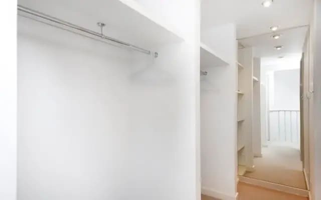 3 Bedroom Notting Hill House With Balcony