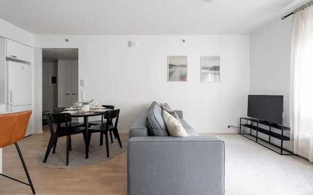 Homelike 1BR Apt with Sauna & Balcony at Pyynikki