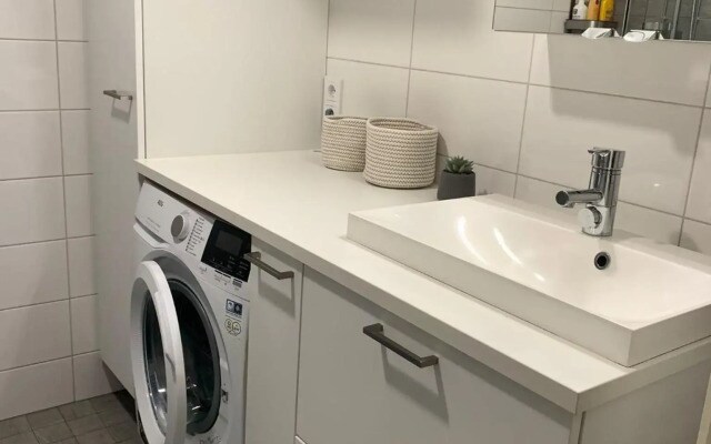 Modern one bedroom apartment nearby Airport