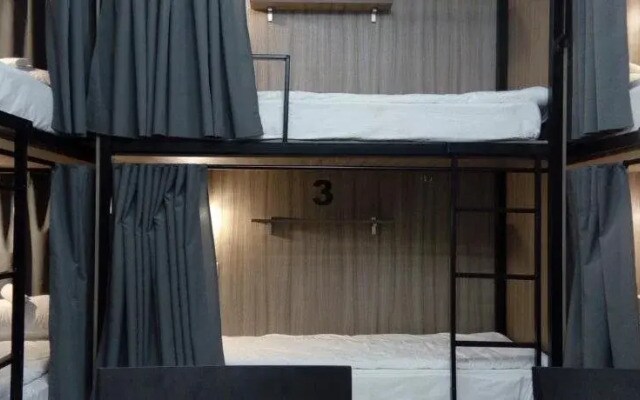 Hostel ROOM