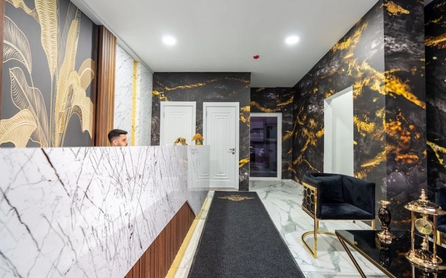 WP White Palace Hotel