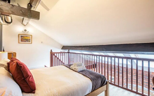 Victoria Quays Loft Apt - Free Parking