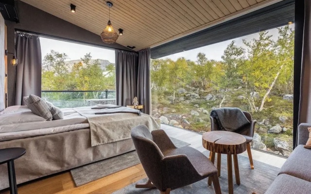 Santa's Hotel Rakka
