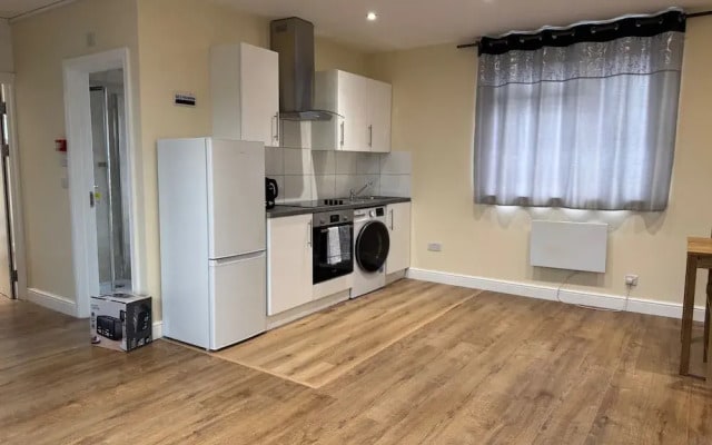 Close Central London 1 bed Apartment Sleeps 3