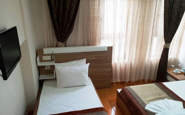 Altun Hotel