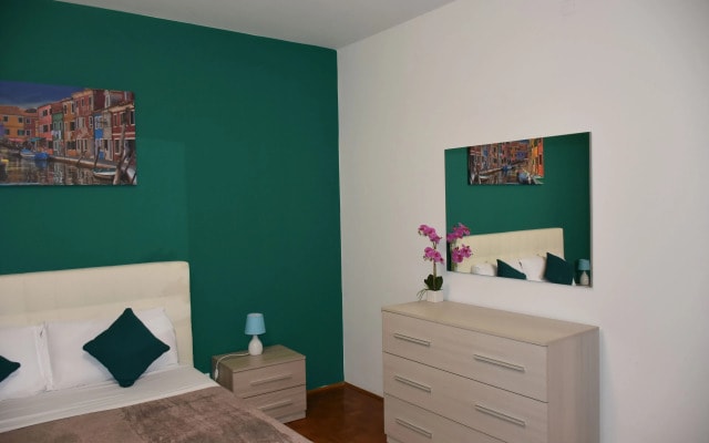 Venice Popular Apartment