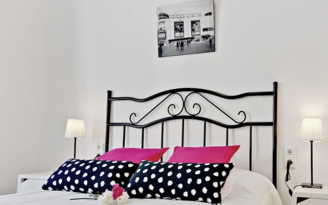 Del Parque Flats - Alvarez