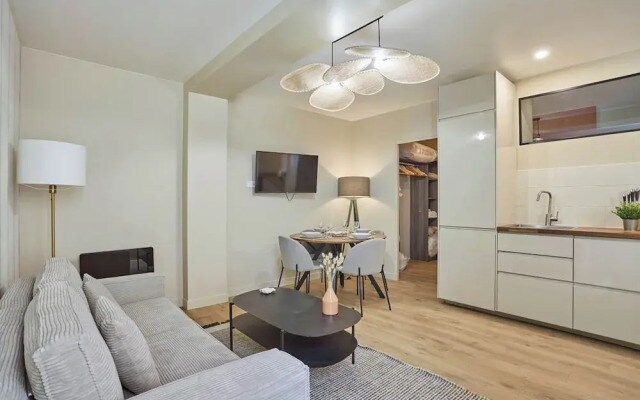 Apartment in the Center of Paris/montmartre