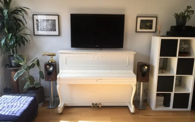 Charming 1 Bed Near Tube with Parking Permit