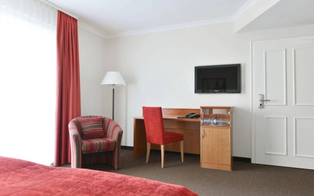 ADELANTE Boutique Hotel