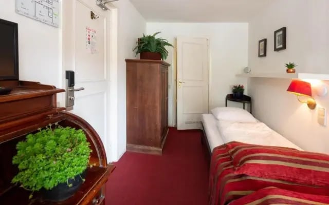 Amsterdam House Hotel