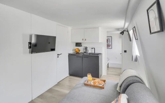 Cozy 1BR Flat in the Heart of République