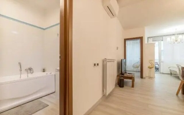 Vatican Luxury 2bd 2ba Apartment