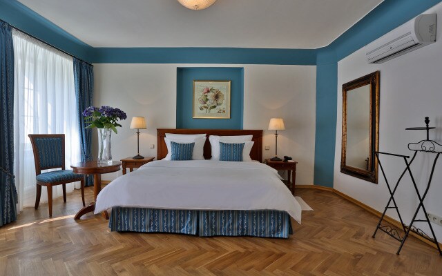 Appia Hotel Residences