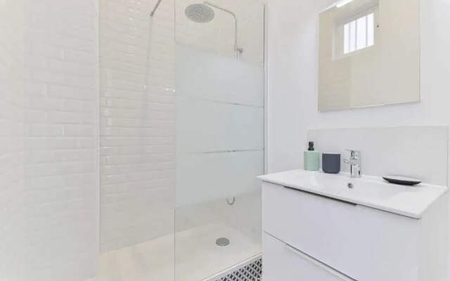 Renovated Design Apartment in Montparnasse