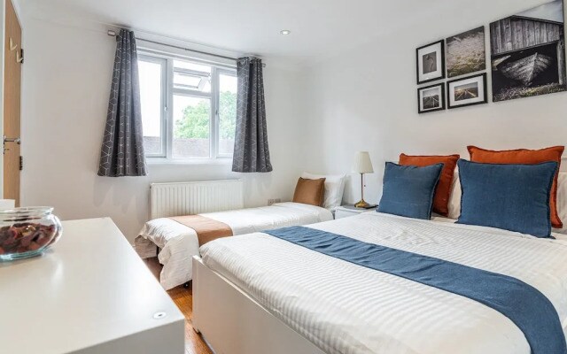 1 Bedroom Comfortable Flat in Kensington