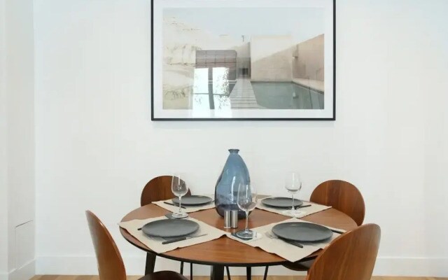 Elegant Apartment at the Palais Royal Opera