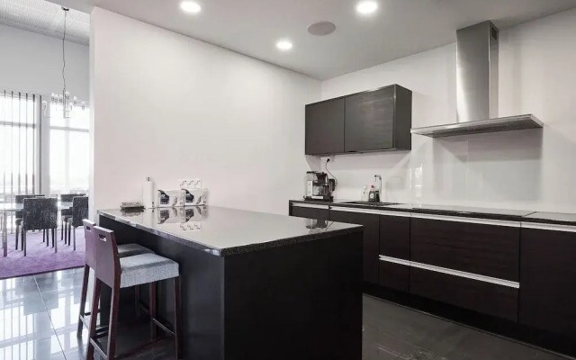 Platinum Swing - Spacious 4BR Villa with Panorama Views