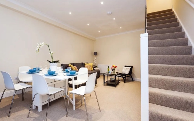 The Magravine Gardens Court I - MP02