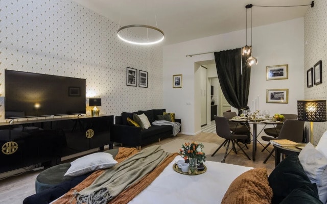 Modern APT in Center by Michal&Friends