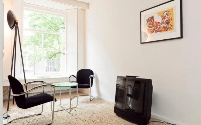Kien Bed & Breakfast Studios