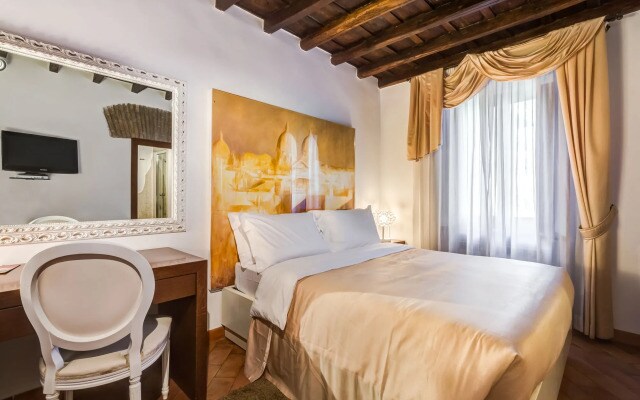 Luxury Navona