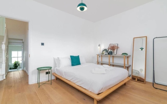 Charming 3br Home in East London W/Terrace